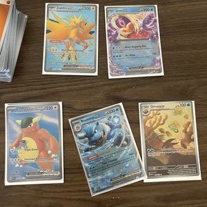 Random bundle of 200+ pokemon cards